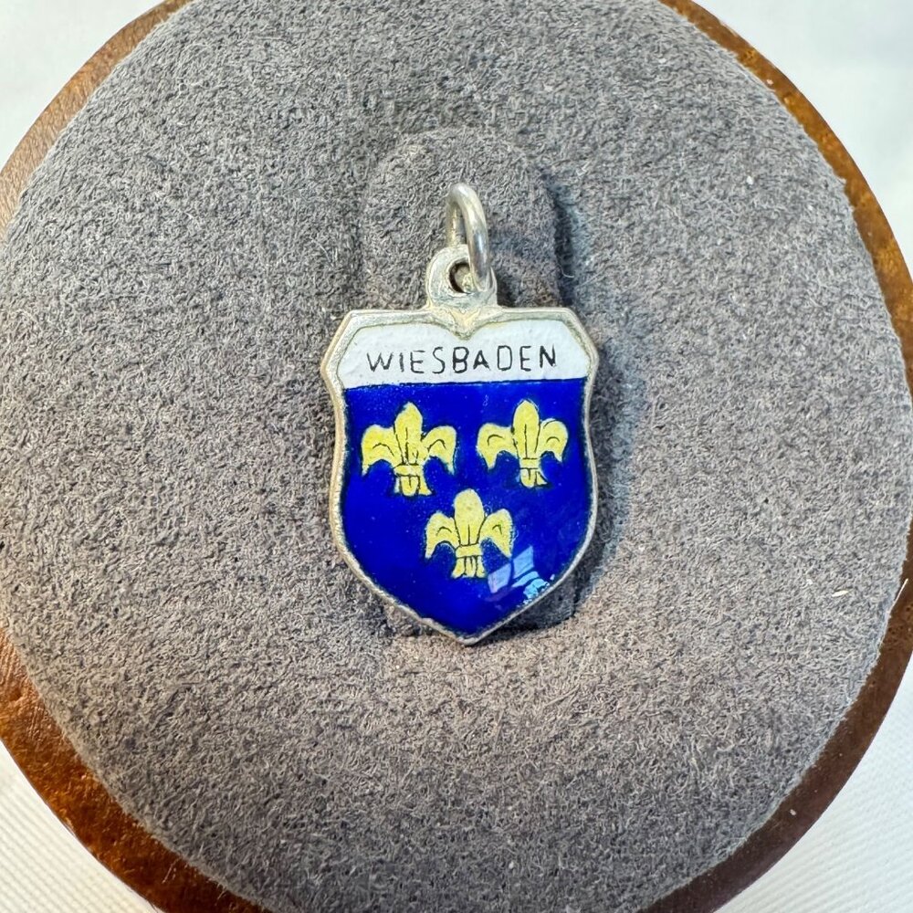 VTG 800 Silver Small Wiesbaden Shield Design Charm Size 0.75'' Length